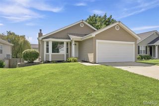 9 Queensboro Drive, St Peters, MO 63376