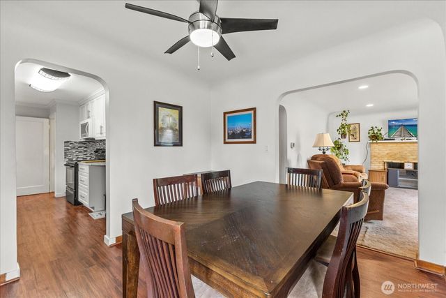 328 Garden Avenue N, Renton, WA 98057