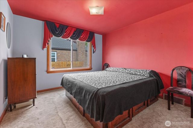 328 Garden Avenue N, Renton, WA 98057