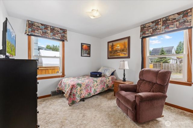 328 Garden Avenue N, Renton, WA 98057
