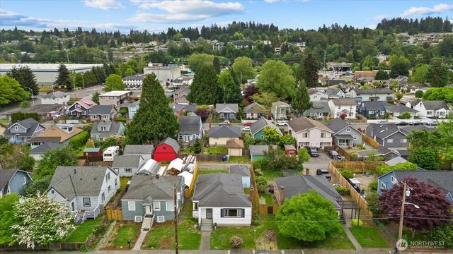 328 Garden Avenue N, Renton, WA 98057