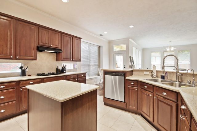 28 Misty Harbor E, Montgomery, TX 77356