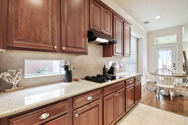 28 Misty Harbor E, Montgomery, TX 77356