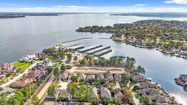 28 Misty Harbor E, Montgomery, TX 77356