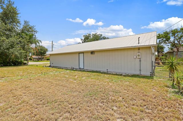 1130 SW Alcantarra Boulevard, Port St. Lucie, FL 34953