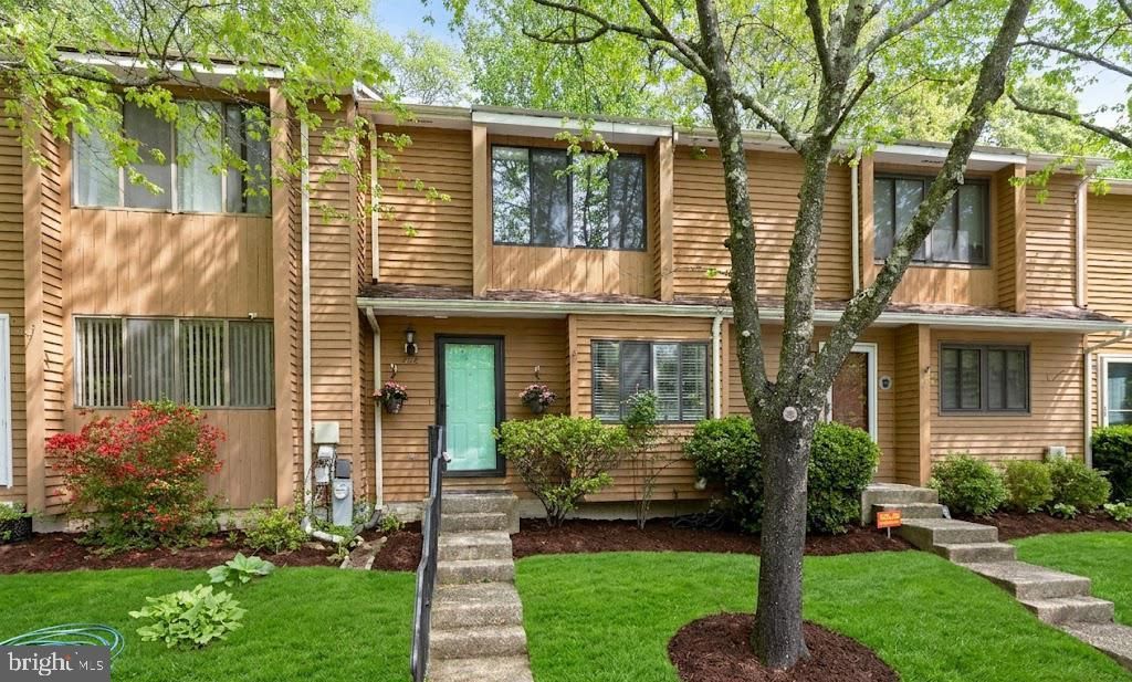 Image 1 of property listing at 404 PEACH CT, Annapolis, MD 21409