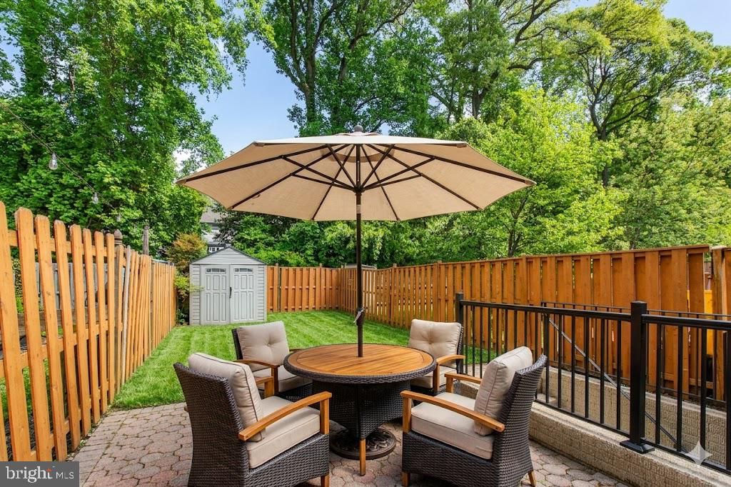 Image 10 of property listing at 404 PEACH CT, Annapolis, MD 21409