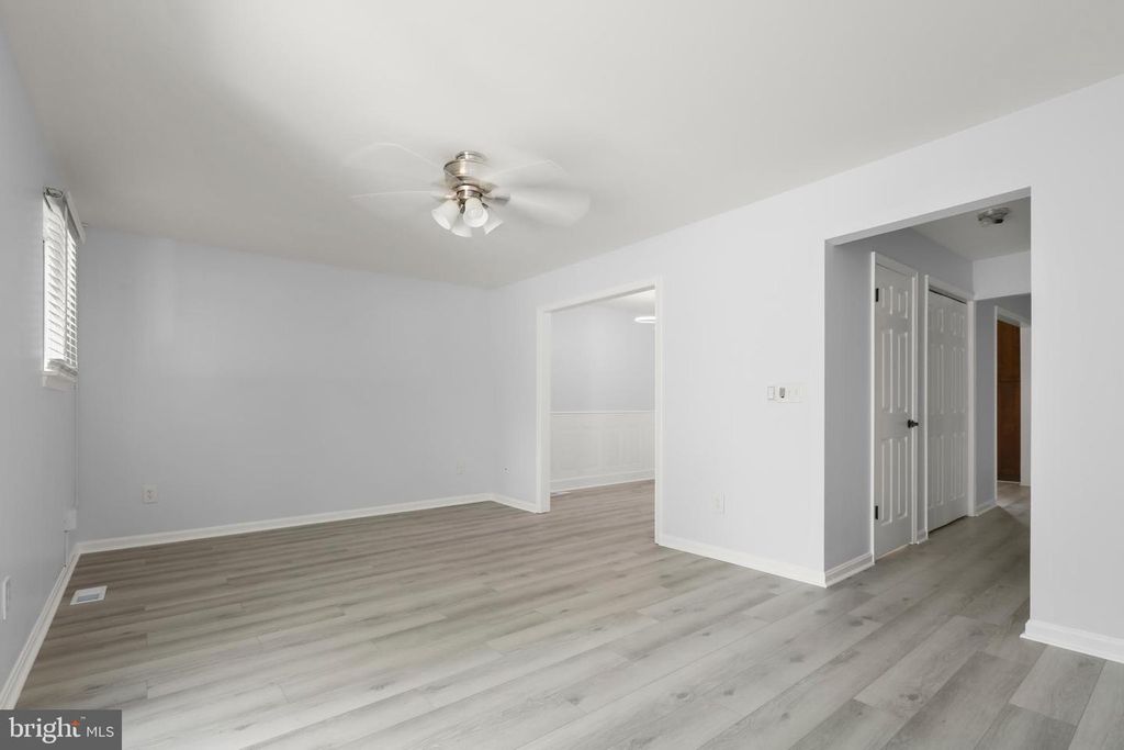 Image 16 of property listing at 404 PEACH CT, Annapolis, MD 21409