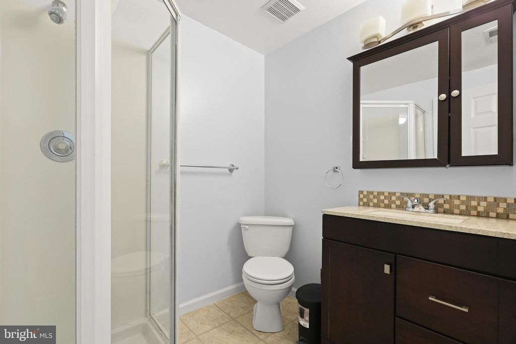 Image 20 of property listing at 404 PEACH CT, Annapolis, MD 21409