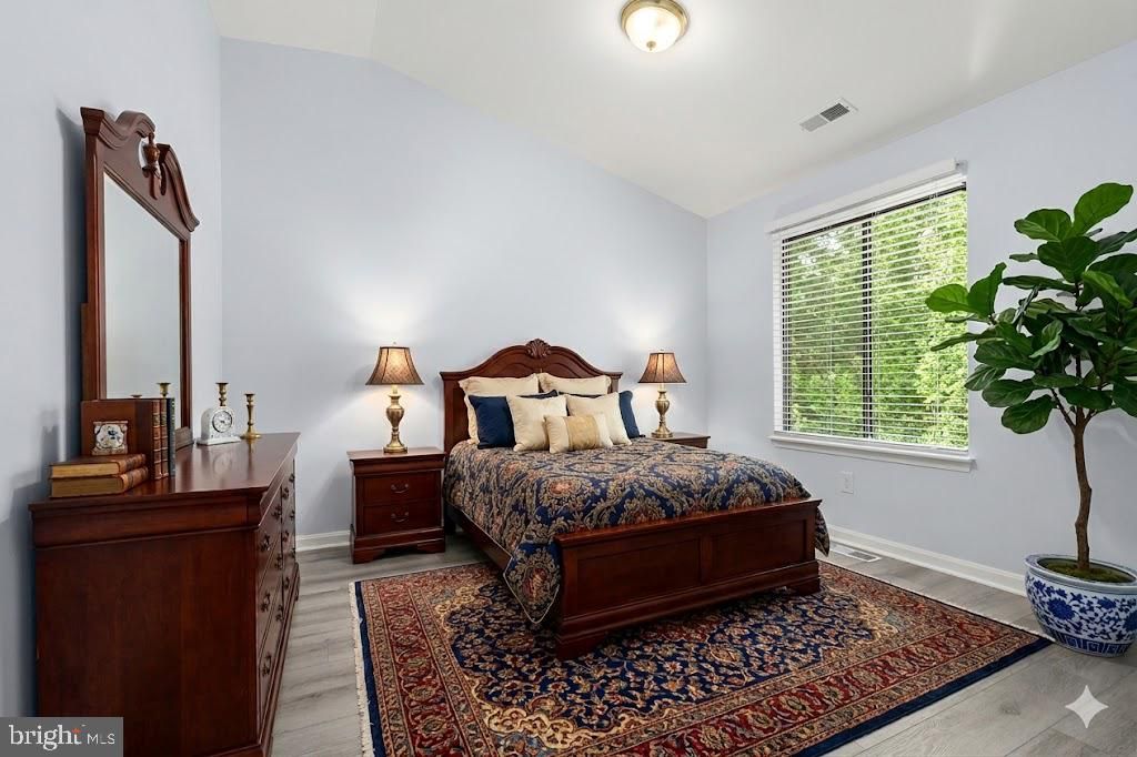 Image 8 of property listing at 404 PEACH CT, Annapolis, MD 21409