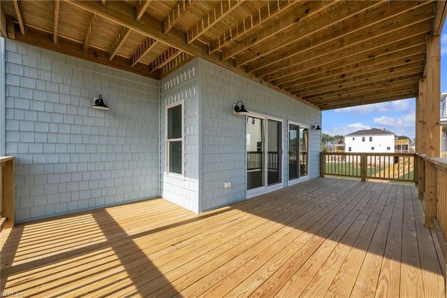 52 North Lawson RD, Poquoson, VA 23662