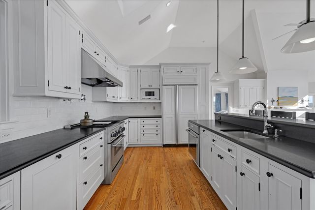 1035 Chequessett Neck Road, Wellfleet, MA 02667