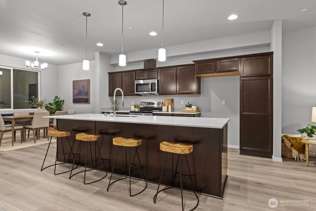 7027 Rainier Drive #C, Everett, WA 98203