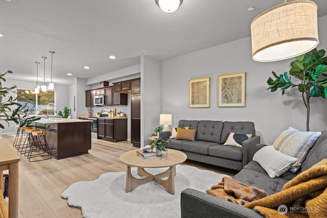 7027 Rainier Drive #C, Everett, WA 98203