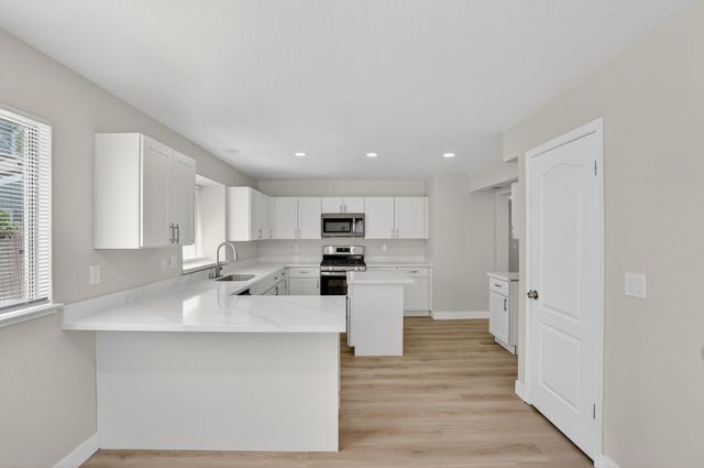 4942 Wind Creek Dr, Sacramento, CA 95838