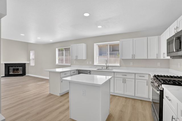 4942 Wind Creek Dr, Sacramento, CA 95838