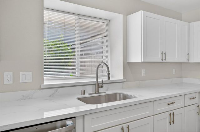 4942 Wind Creek Dr, Sacramento, CA 95838