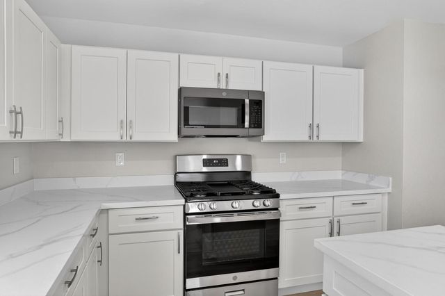 4942 Wind Creek Dr, Sacramento, CA 95838