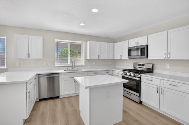 4942 Wind Creek Dr, Sacramento, CA 95838