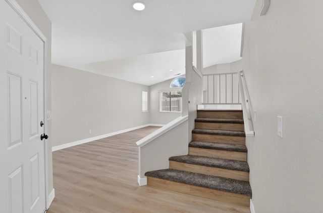 4942 Wind Creek Dr, Sacramento, CA 95838