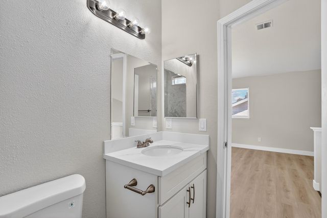 4942 Wind Creek Dr, Sacramento, CA 95838