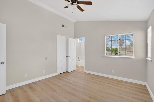 4942 Wind Creek Dr, Sacramento, CA 95838