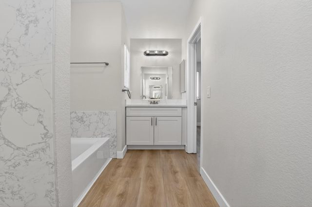 4942 Wind Creek Dr, Sacramento, CA 95838