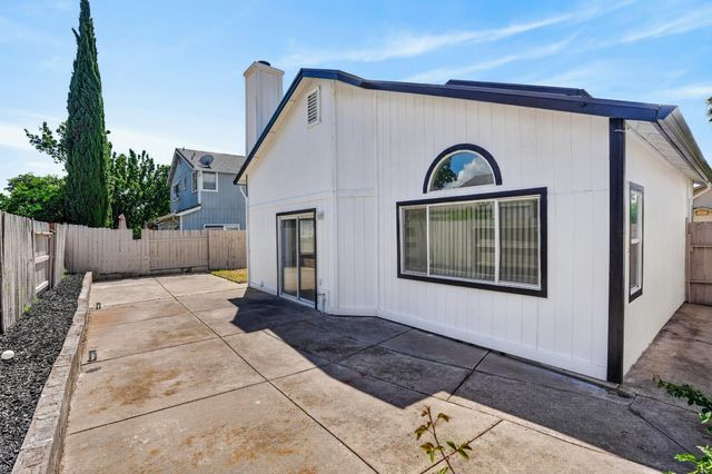 4942 Wind Creek Dr, Sacramento, CA 95838