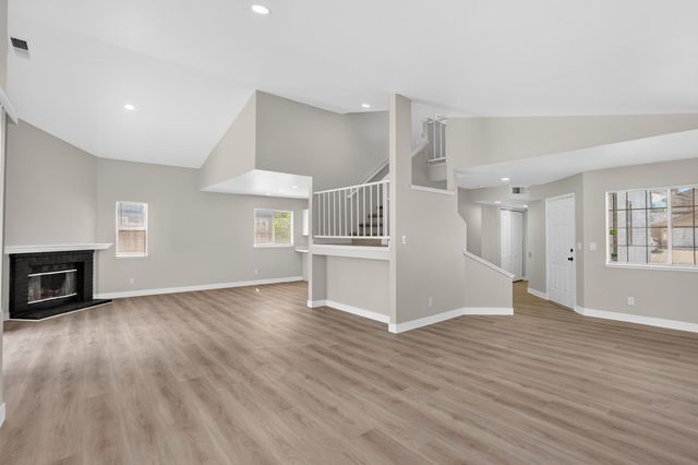 4942 Wind Creek Dr, Sacramento, CA 95838