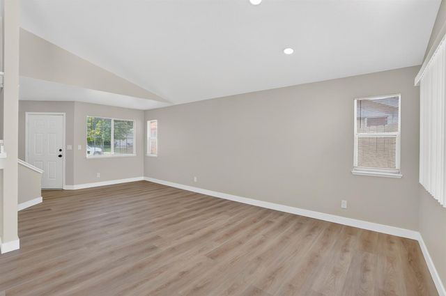 4942 Wind Creek Dr, Sacramento, CA 95838