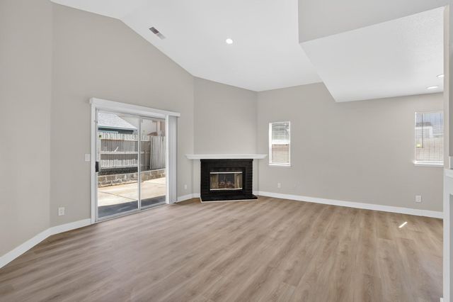 4942 Wind Creek Dr, Sacramento, CA 95838