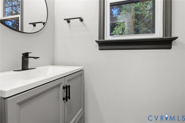 4600 Landing Cir, Chesterfield, VA 23236