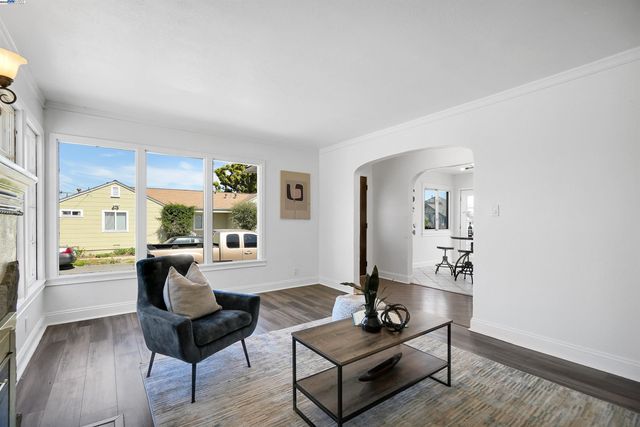 789 17th street, Richmond, CA 94801