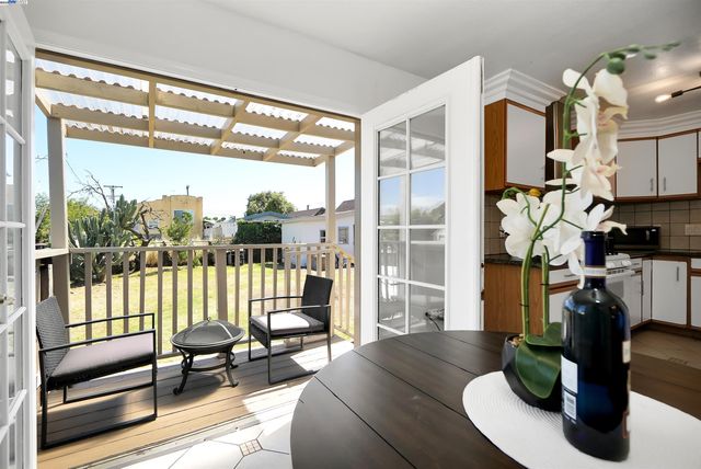 789 17th street, Richmond, CA 94801