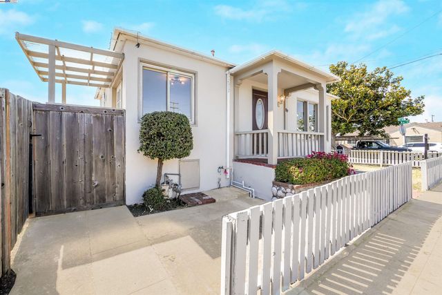 789 17th street, Richmond, CA 94801