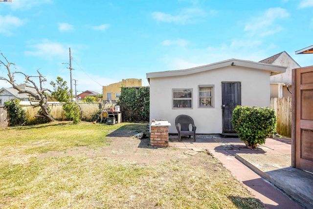 789 17th street, Richmond, CA 94801
