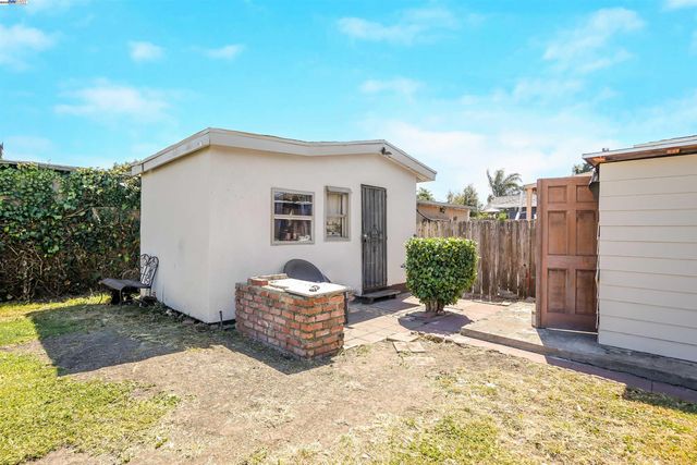 789 17th street, Richmond, CA 94801