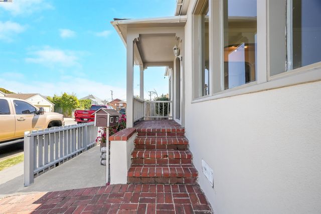 789 17th street, Richmond, CA 94801