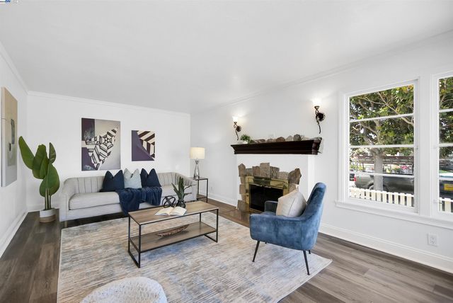 789 17th street, Richmond, CA 94801