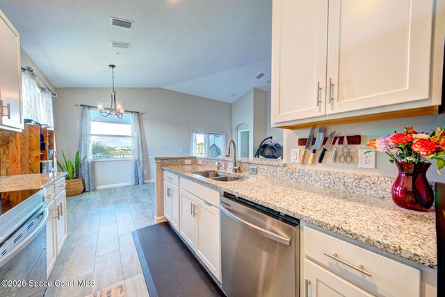 3930 Playa Del Sol Drive 206, Rockledge, FL 32955