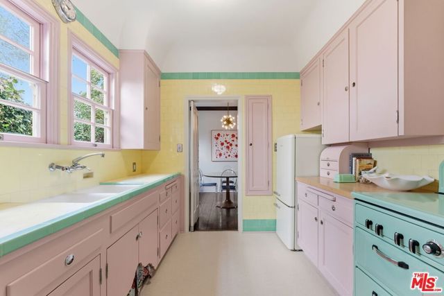 10966 Strathmore Drive 8, Los Angeles, CA 90024