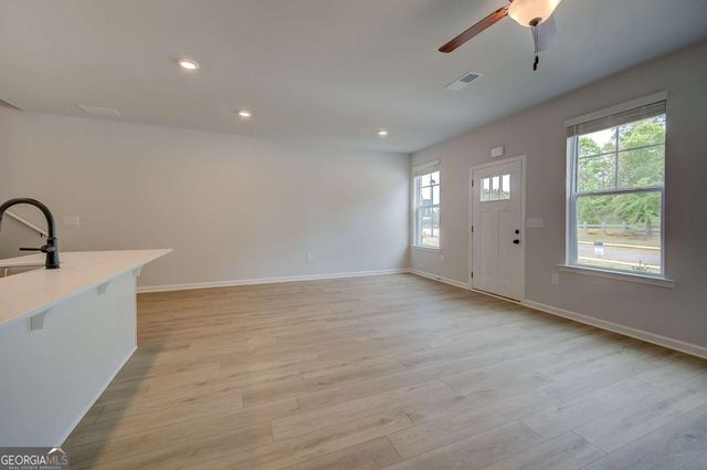 160 Flier Drive, Mcdonough, GA 30253
