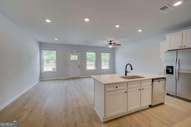 160 Flier Drive, Mcdonough, GA 30253