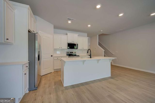 160 Flier Drive, Mcdonough, GA 30253