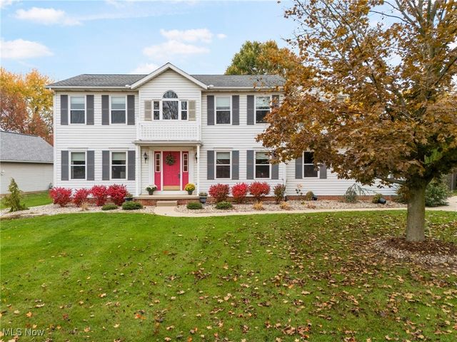 1905 Hampshire Circle NW, Uniontown, OH 44685