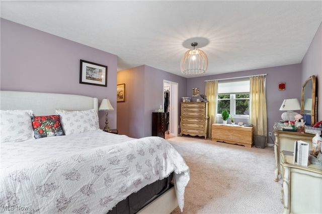 1905 Hampshire Circle NW, Uniontown, OH 44685