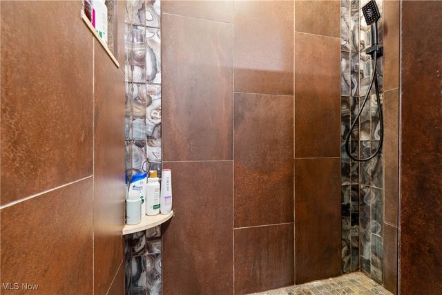 1905 Hampshire Circle NW, Uniontown, OH 44685