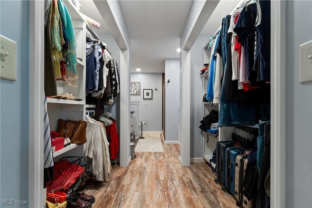 1905 Hampshire Circle NW, Uniontown, OH 44685