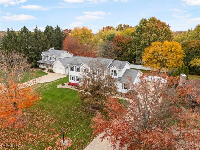 1905 Hampshire Circle NW, Uniontown, OH 44685