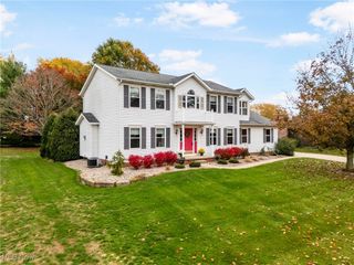 1905 Hampshire Circle NW, Uniontown, OH 44685